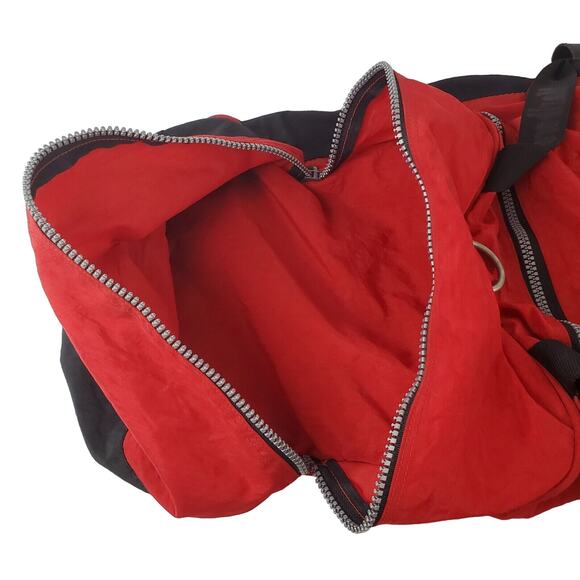 Vintage 90s Marlboro Unlimited Duffle Bag/Carry-On Turn Into Backpack Adults Red - Picture 4 of 14